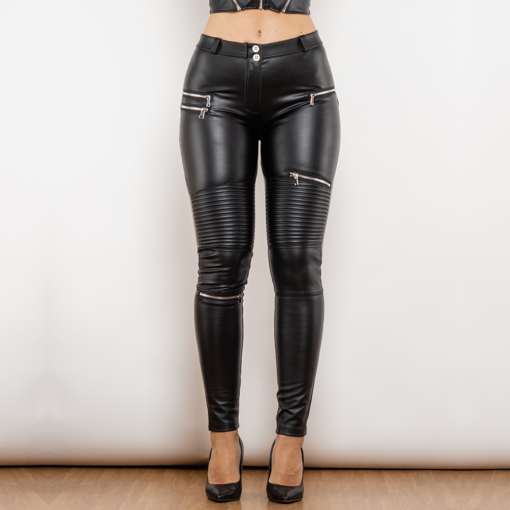 Zwarte strakke leren broek