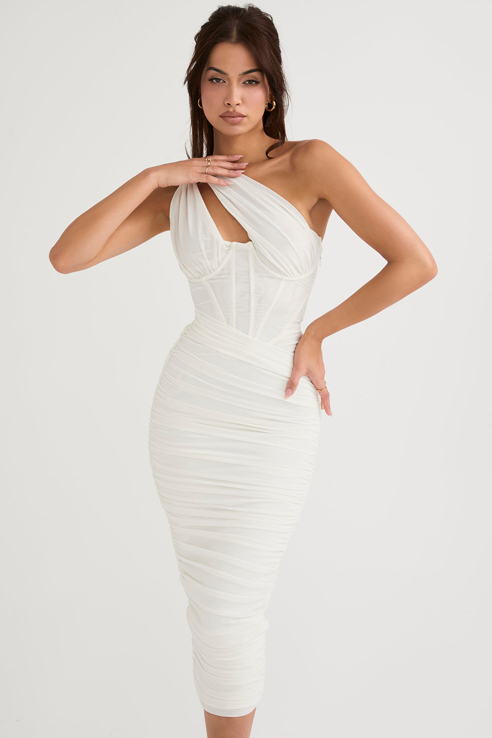 Asymmetrische midi jurk met uitsnijding